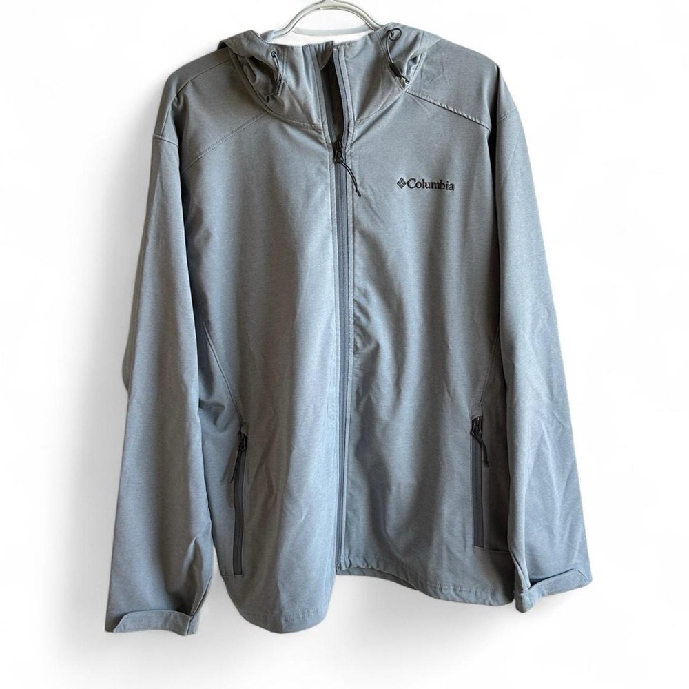 Grey Columbia Windbreaker Jacket with zipper pockets and hood men's size large